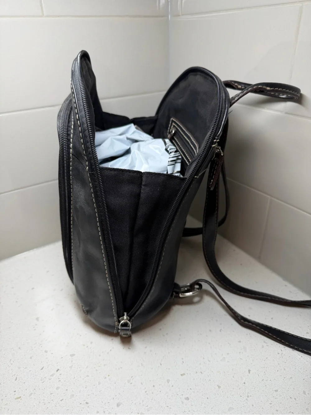 St John’s Bay Vintage Black Genuine Leather Backpack Purse Y2K 90s minimalist